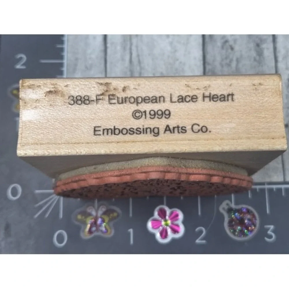 Embossing Arts European Lace Heart 388F 1999 Rubber Stamp Wood #Q46